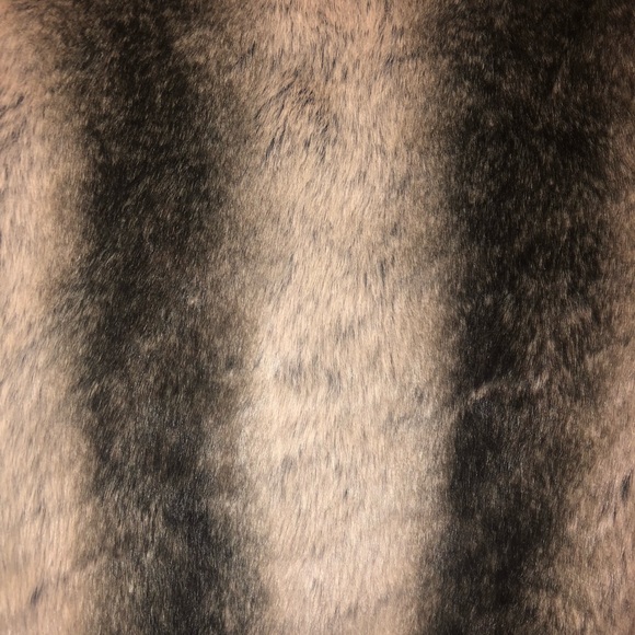 Black and white mini faux fur jacket - Picture 3 of 5